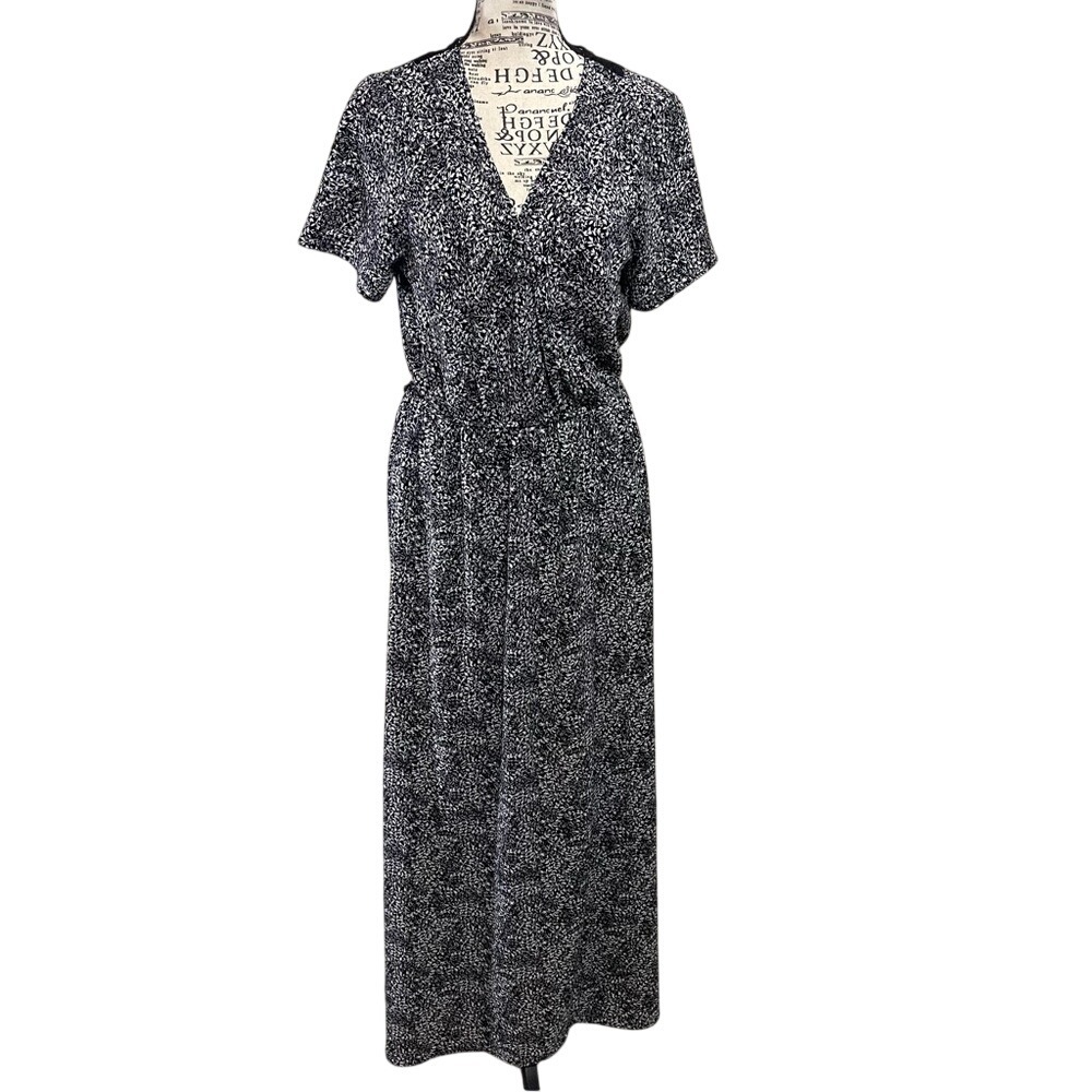 Chic Black and White Patterned Maxi Dress‎